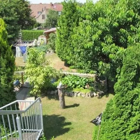 Apartment In Mit Garten, Grill Und Terrasse Und Neben Dem
